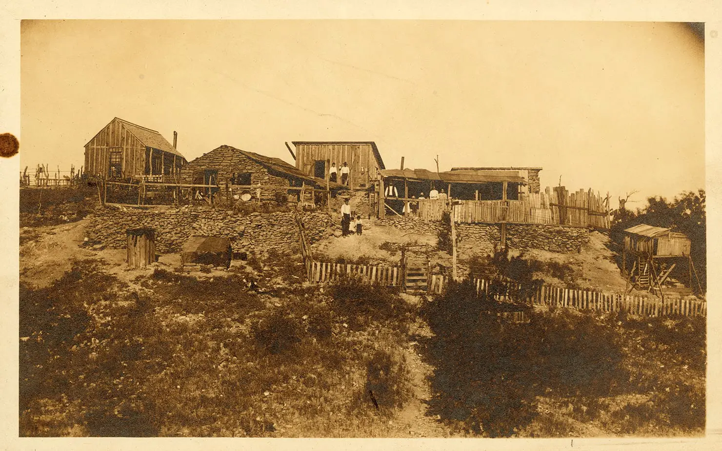 A historic photograph of families and company housing in the Thurber coal-mining community.