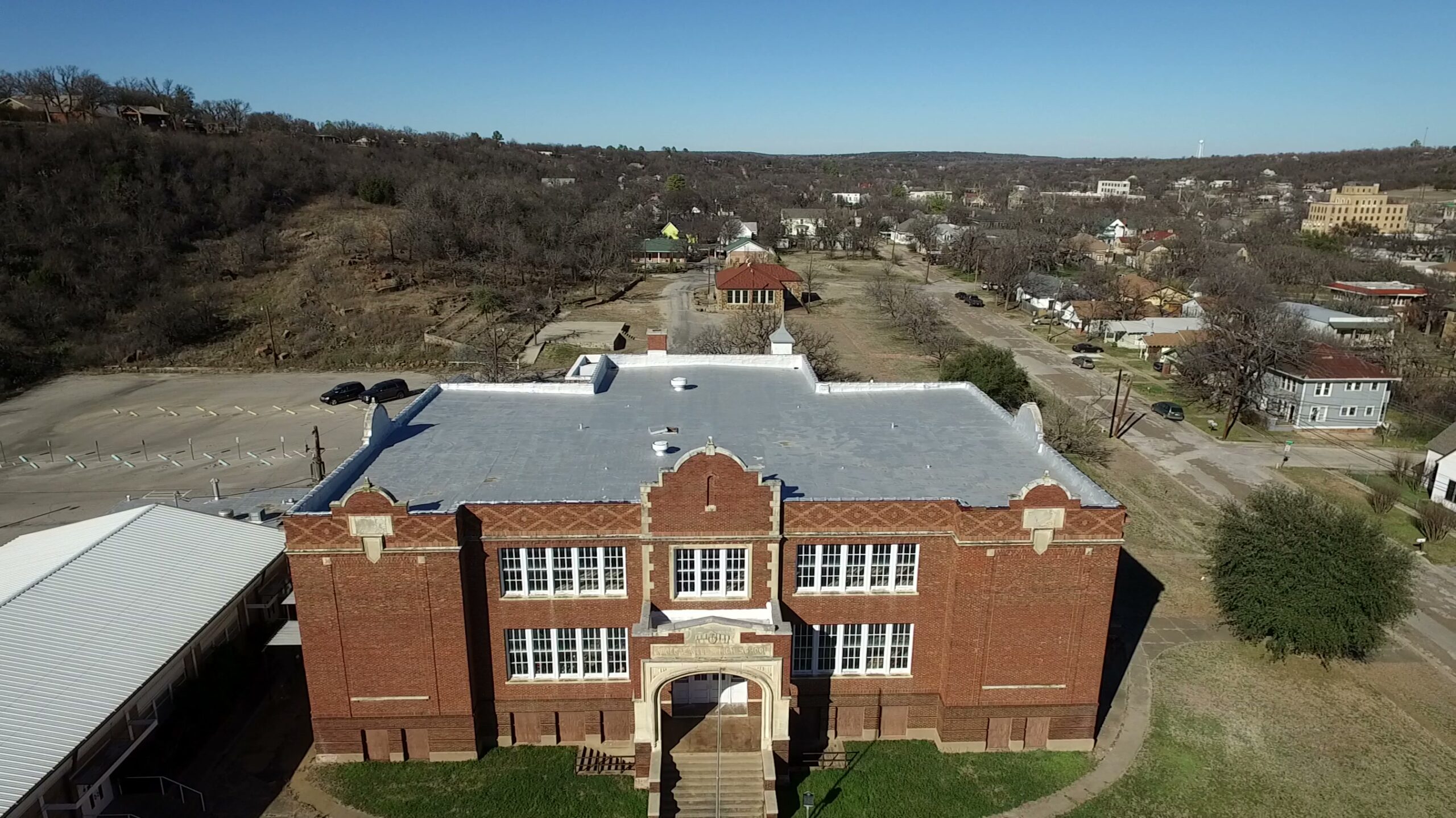 Mineral Wells old high school before the fire, filmed in 2016